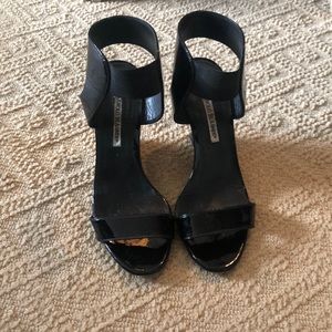 Manolo Blahnik patent leather wedges!!💥